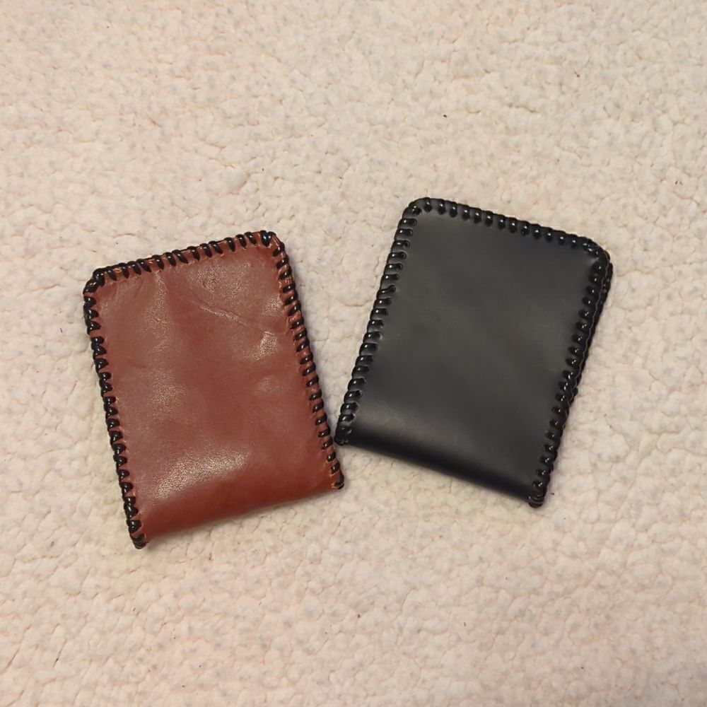 Handmade Leather Bi-fold Men's Wallets - Picture 2 of 6